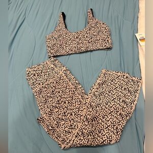 EUC Varley SZ XL ( pants&sports bra)